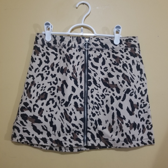 Forever 21 Cheetah Skirt - Picture 1 of 2
